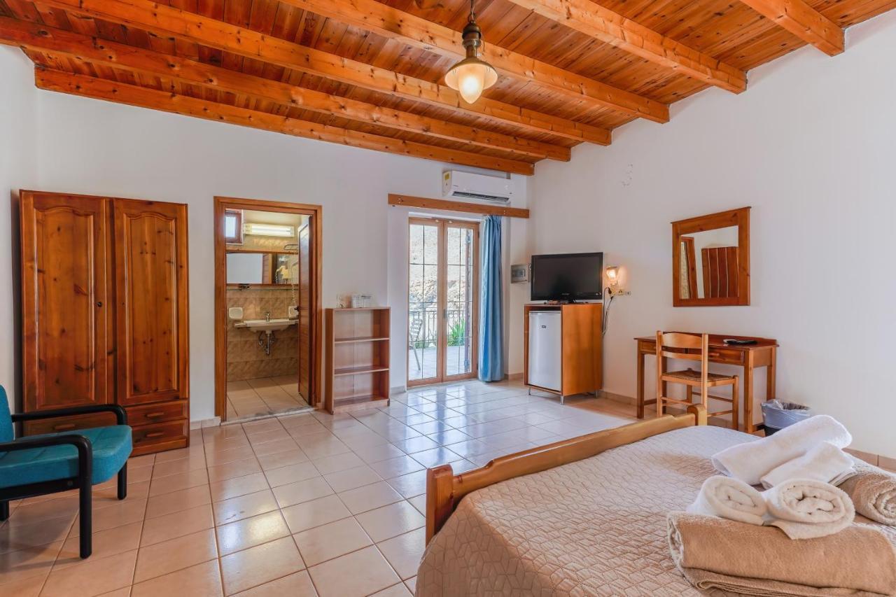 Xenia Hotel Sfakia Exterior photo