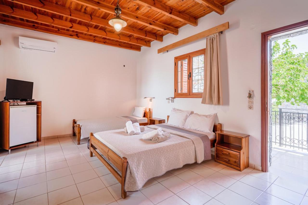 Xenia Hotel Sfakia Exterior photo