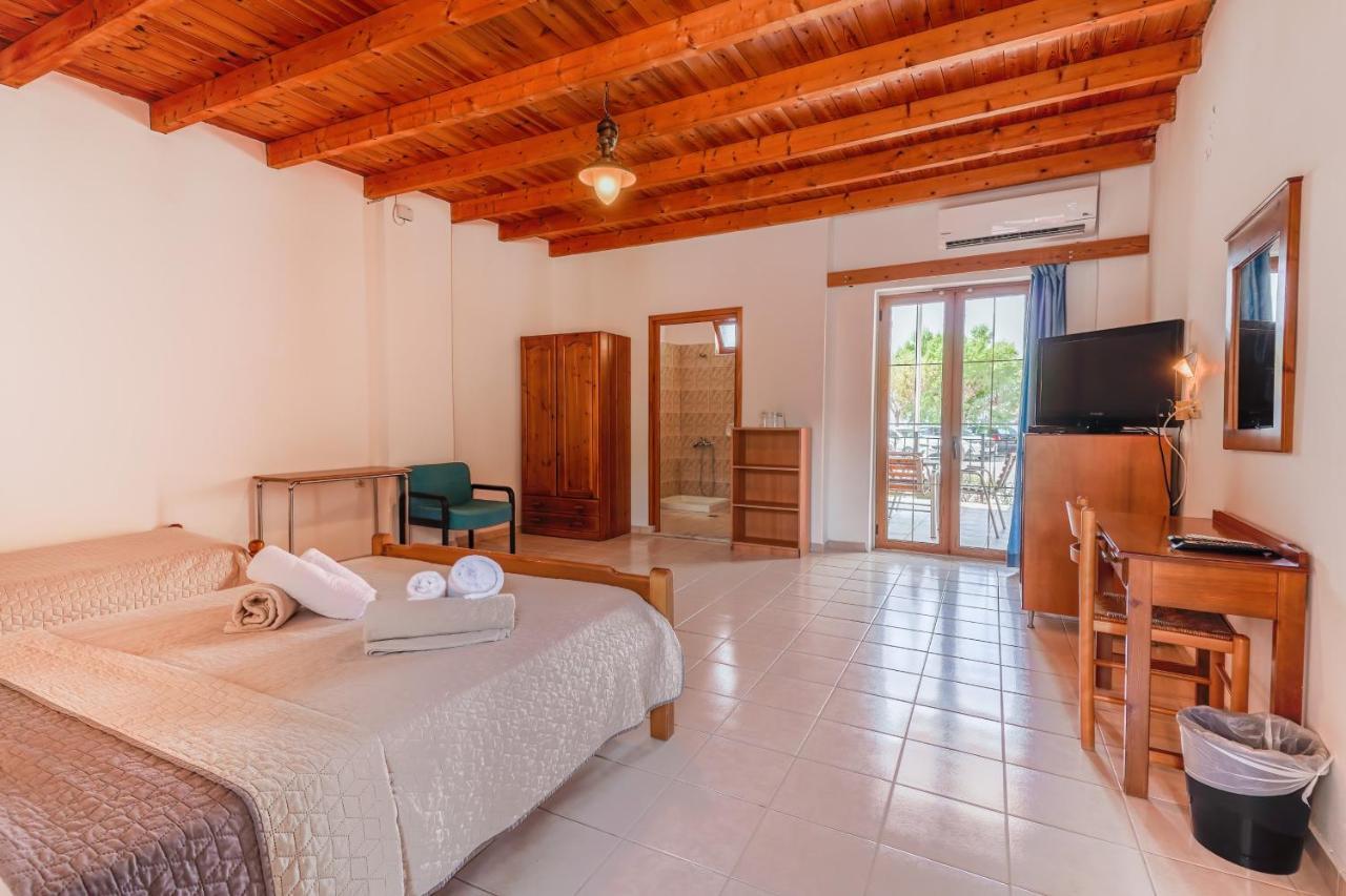 Xenia Hotel Sfakia Exterior photo